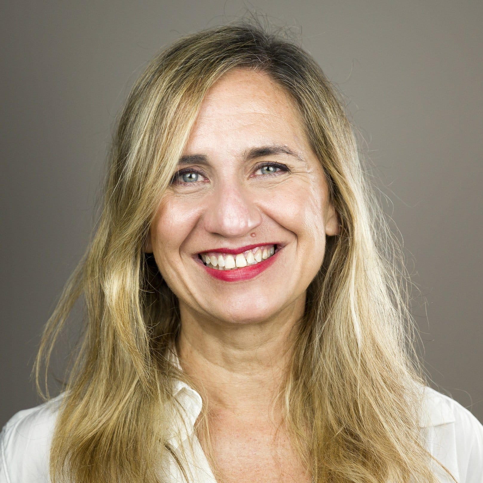 Begoña Miguel San Emeterio, Director