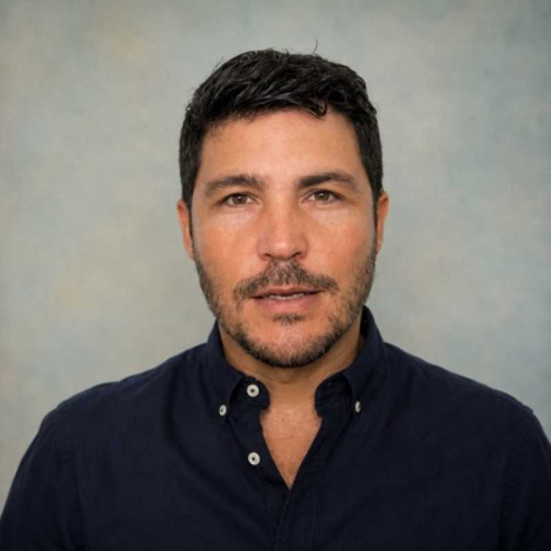 Martín I. Mindeguía, Docente UNIR